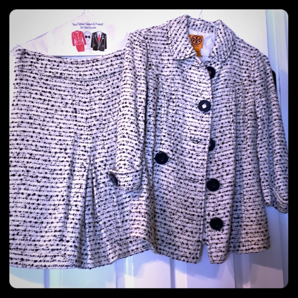 Tory Navy and off white woven skirt suit